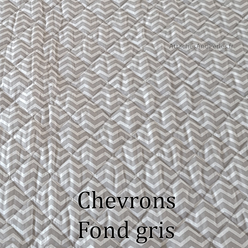 chevrons-fond-gris.jpg
